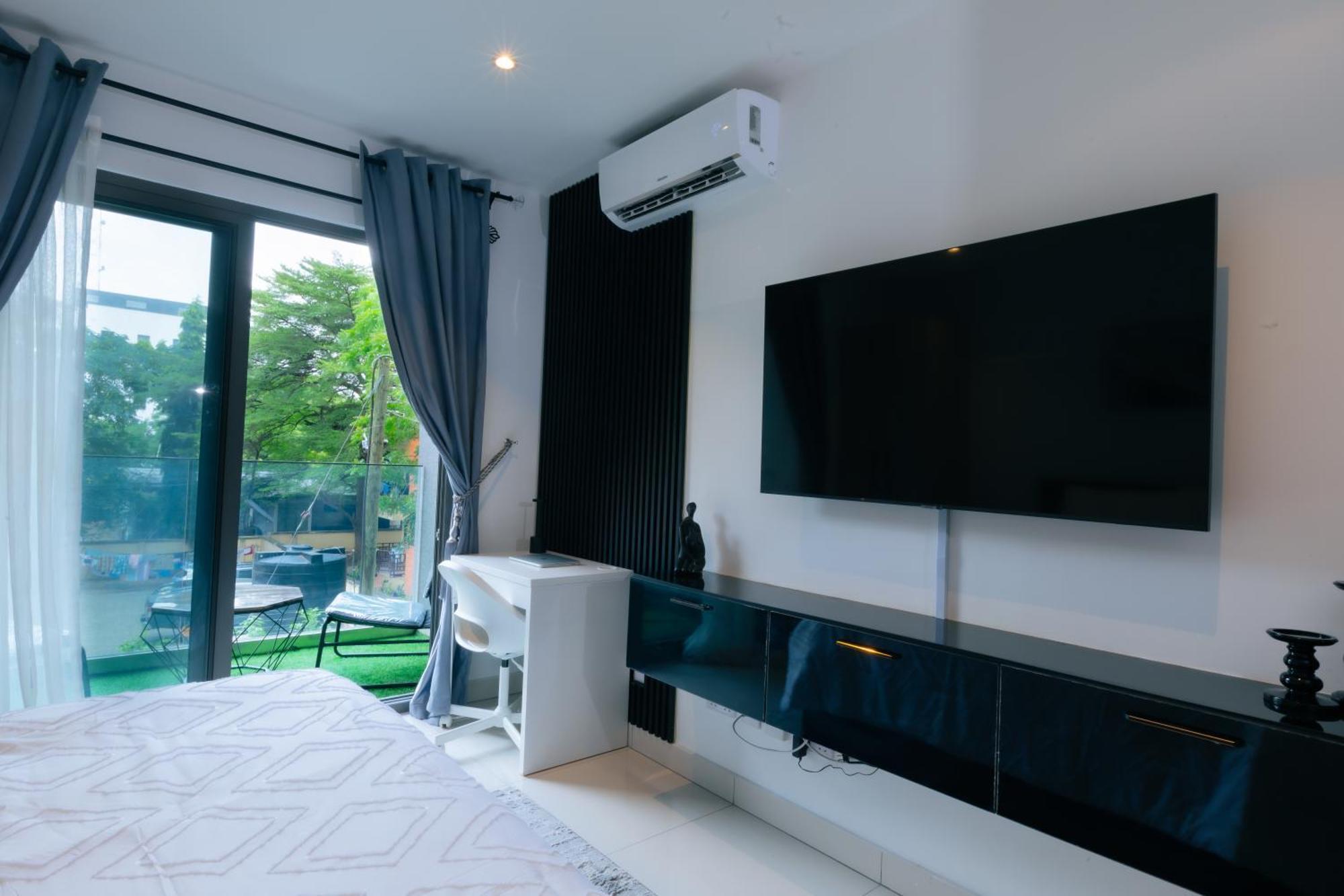 7 Minutes From The Airport - Chic Studio Akra Zewnętrze zdjęcie